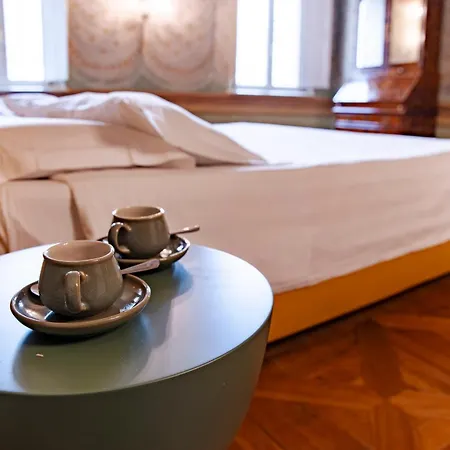 - Palazzo Paltroni 우르비노